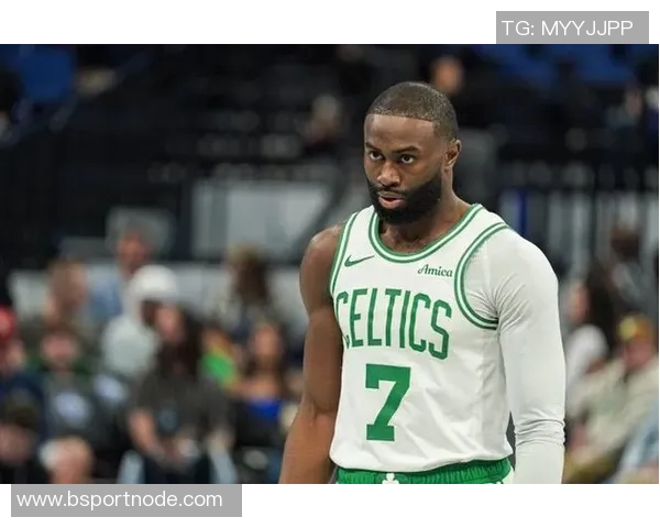 杰伦布朗独力难支28投15中砍下32分却难救球队于水深火热之中 杰伦布朗独力难支28投15中砍下32分却难救球队于水深火热之中