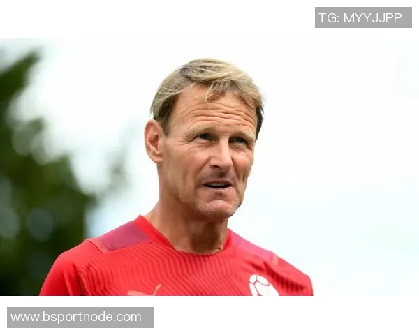 谢林汉姆认为梅努适合利兹联阿莫林的看法并不影响他的潜力 谢林汉姆认为梅努适合利兹联阿莫林的看法并不影响他的潜力