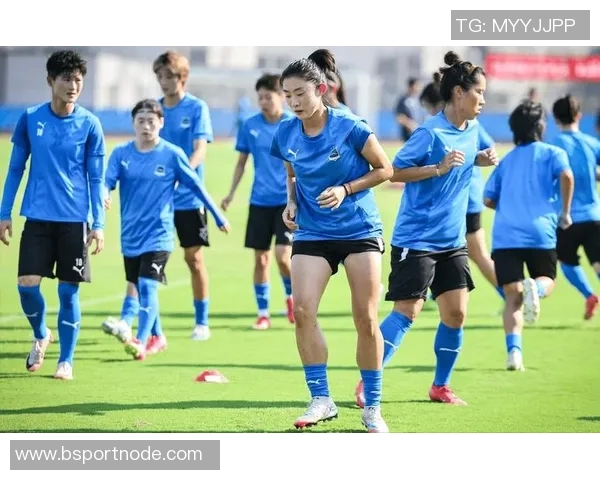 武汉女足上半场补时阶段失误被扳平浪费机会遭遇惩罚的教训