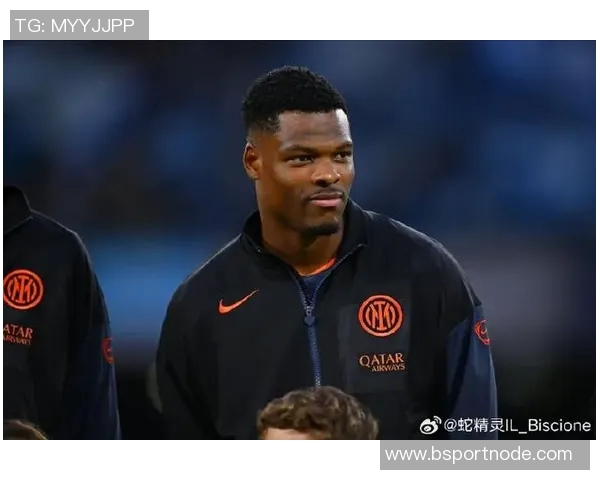 邓弗里斯脚踝伤情恢复不理想确定缺席米兰德比战 邓弗里斯脚踝伤情恢复不理想确定缺席米兰德比战